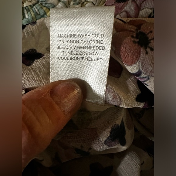 Daniel Rainn Floral Short Sleeve Blouse with a Lining Shell Size Medium - Picture 9 of 11